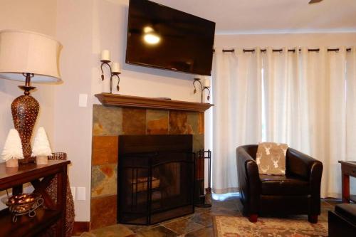 #211 1br Condo across from Park City Resort Main image 2